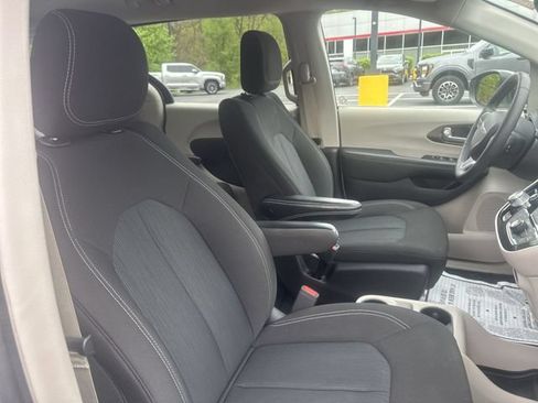 Used 2023 Chrysler Voyager LX FWD image 29