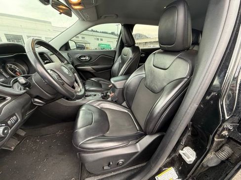 Used 2020 Jeep Cherokee Latitude Plus w/ Cold Weather Group image 33