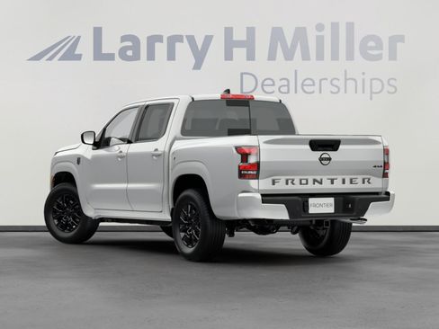 New 2026 Nissan Frontier SV w/ SV Convenience Package AWD/4WD image 7