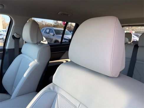 Used 2025 Hyundai Santa Fe SEL image 10