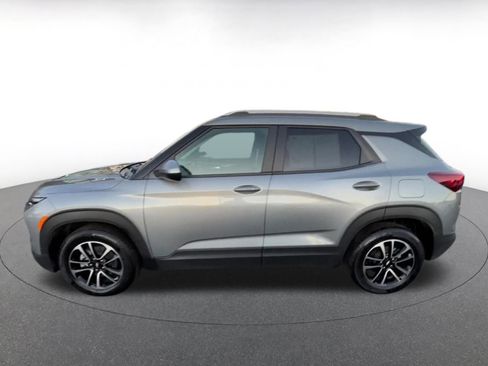 Used 2025 Chevrolet TrailBlazer LT image 9