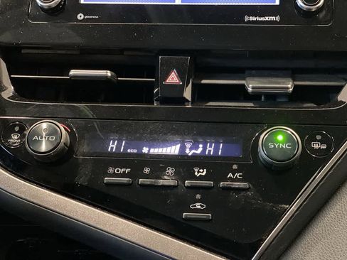 Used 2023 Toyota Camry SE FWD image 21