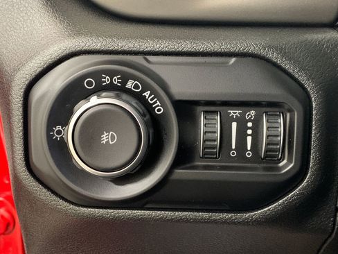Used 2021 Jeep Wrangler Unlimited Sport AWD/4WD image 13