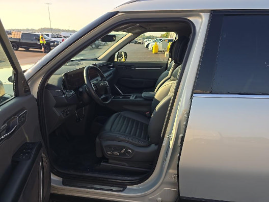 Used 2024 Kia EV9 Land AWD/4WD image 3