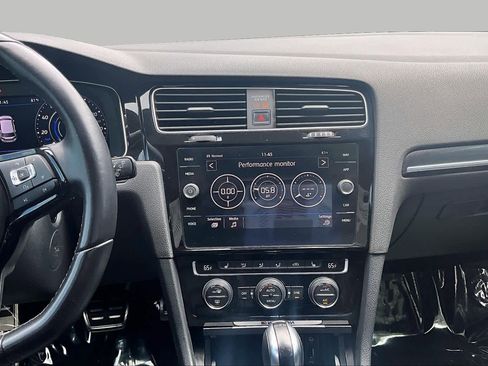Used 2018 Volkswagen Golf R 4-Door AWD/4WD image 7