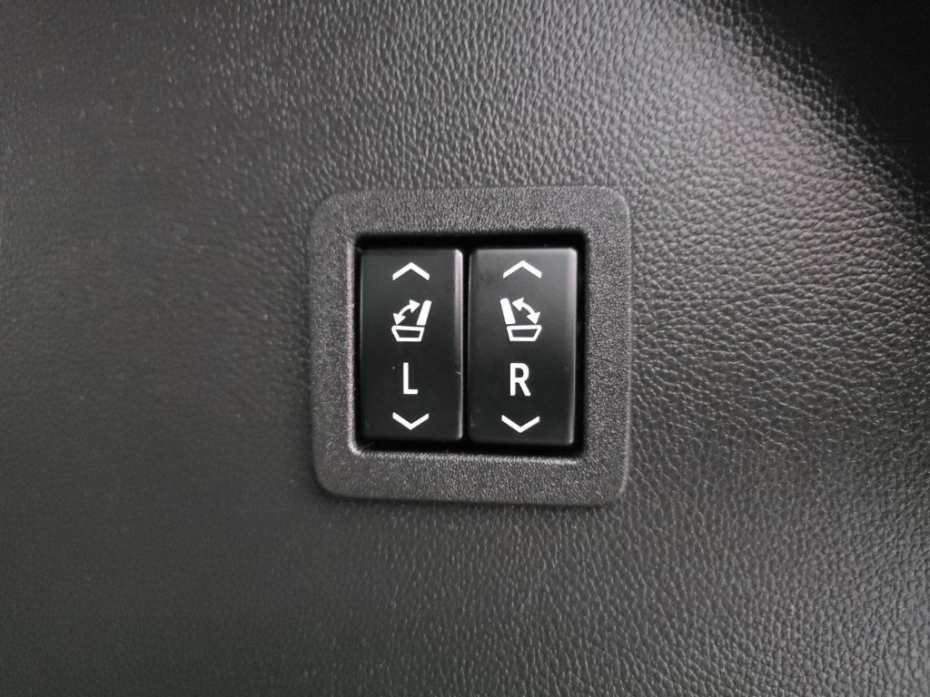Used 2024 Buick Enclave Avenir w/ Avenir Technology Package AWD/4WD image 65