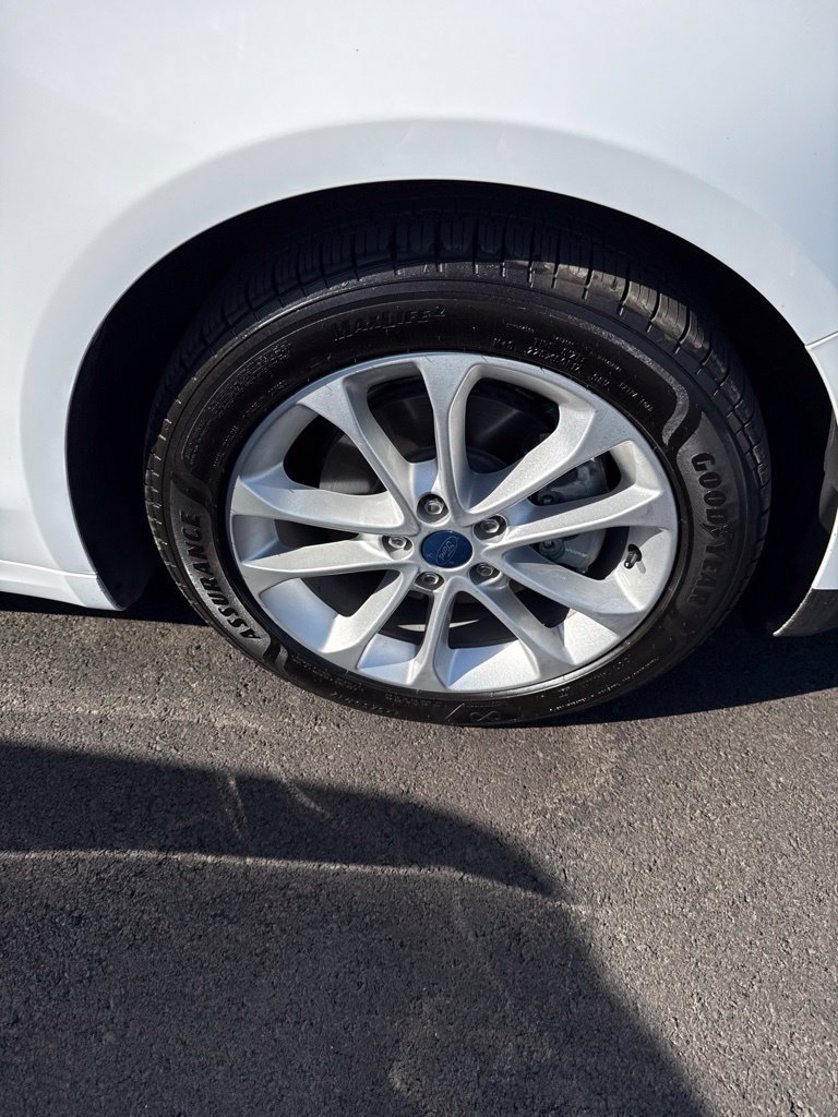 Used 2020 Ford Fusion SE FWD image 6