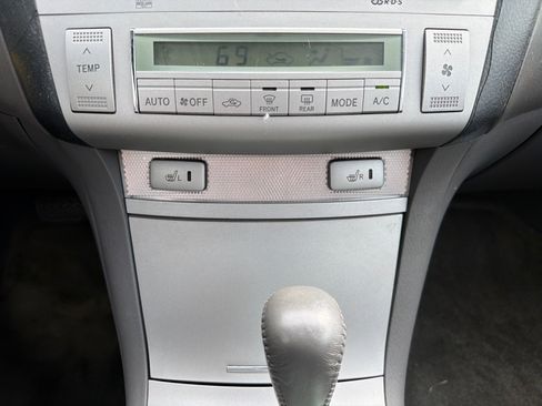 Used 2006 Toyota Solara SLE image 19