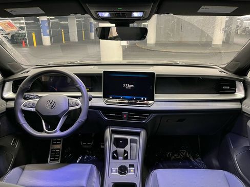 New 2026 Volkswagen Tiguan SE R-Line image 6