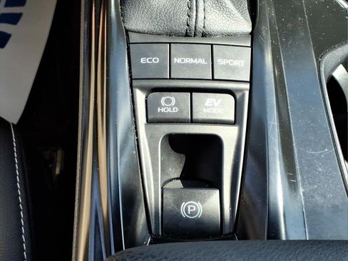 Used 2025 Toyota Camry SE w/ Convenience Package image 22