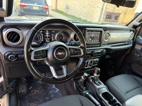 Used 2021 Jeep Wrangler Unlimited Sahara AWD/4WD image 20