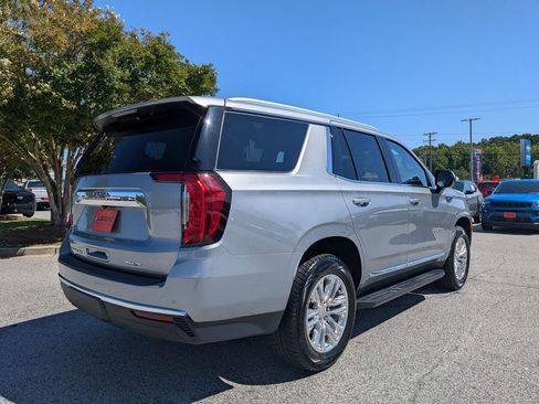 Used 2024 GMC Yukon SLT AWD/4WD image 8