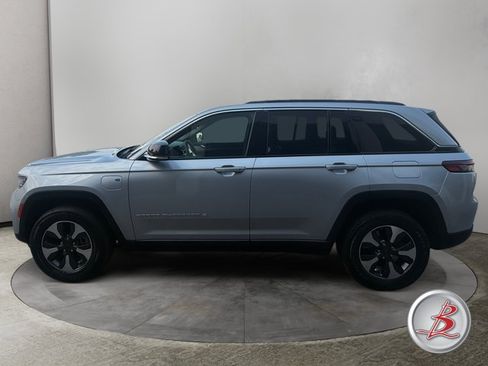 Used 2024 Jeep Grand Cherokee Limited 4xe AWD/4WD image 4