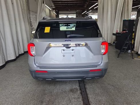 Used 2021 Ford Explorer XLT RWD image 7