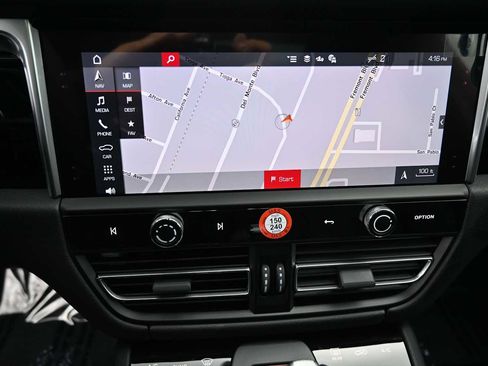 New 2026 Porsche Macan AWD/4WD image 10