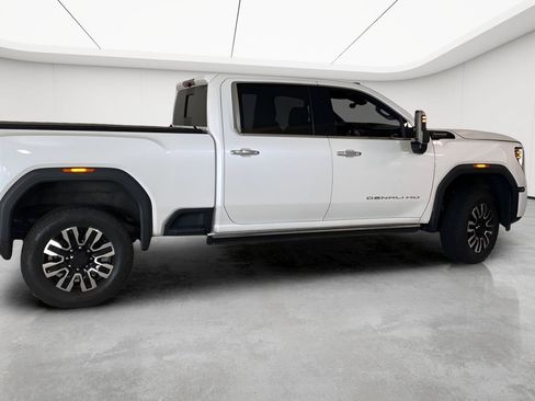 Used 2024 GMC Sierra 2500 Denali Ultimate AWD/4WD image 9