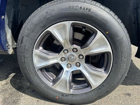 Used 2019 RAM 1500 Laramie AWD/4WD image 14