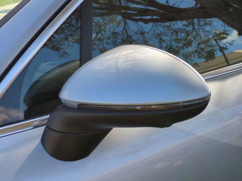 Used 2025 Porsche Cayenne image 11