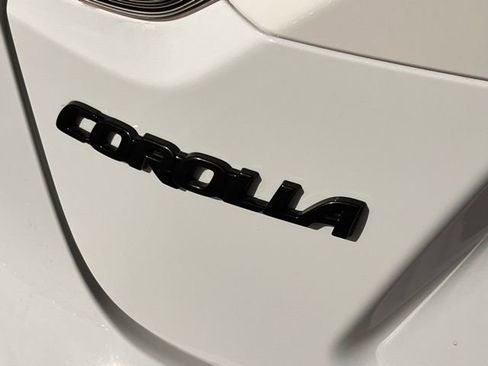 Used 2025 Toyota Corolla SE image 32