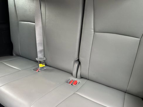 Used 2023 Toyota Highlander Limited image 32