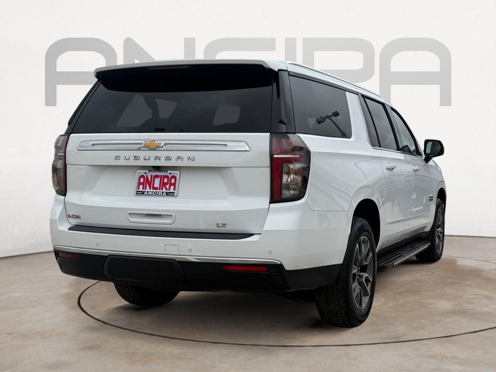 Used 2024 Chevrolet Suburban LT w/ Luxury Package RWD image 10