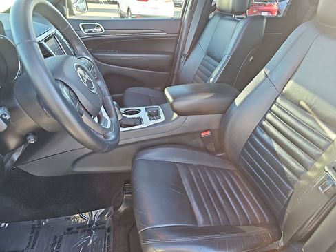 Used 2018 Jeep Grand Cherokee Limited image 18