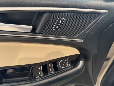 Used 2017 Ford Edge SEL w/ Equipment Group 201A image 9