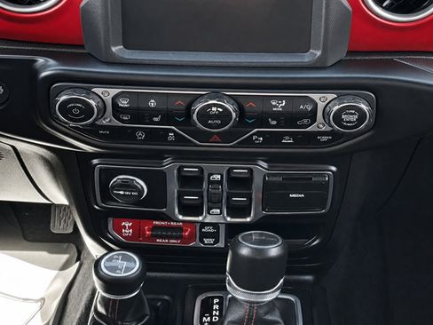 Used 2020 Jeep Gladiator Rubicon AWD/4WD image 23