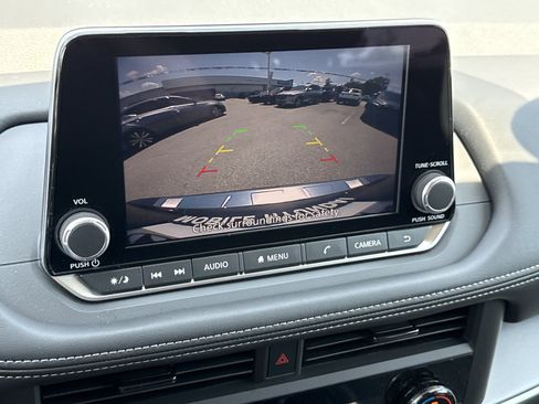 Used 2026 Nissan Rogue SV FWD image 23