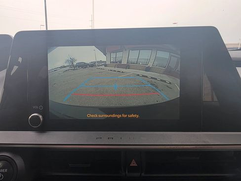 Used 2024 Toyota Prius LE image 12