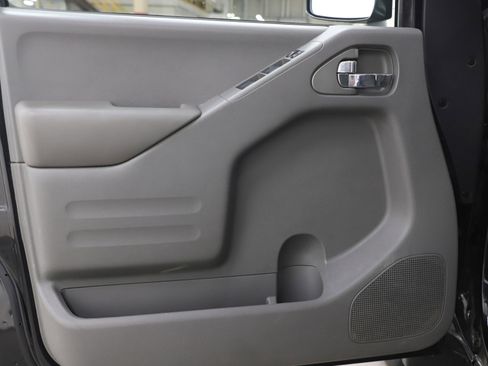 Used 2019 Nissan Frontier SV image 17