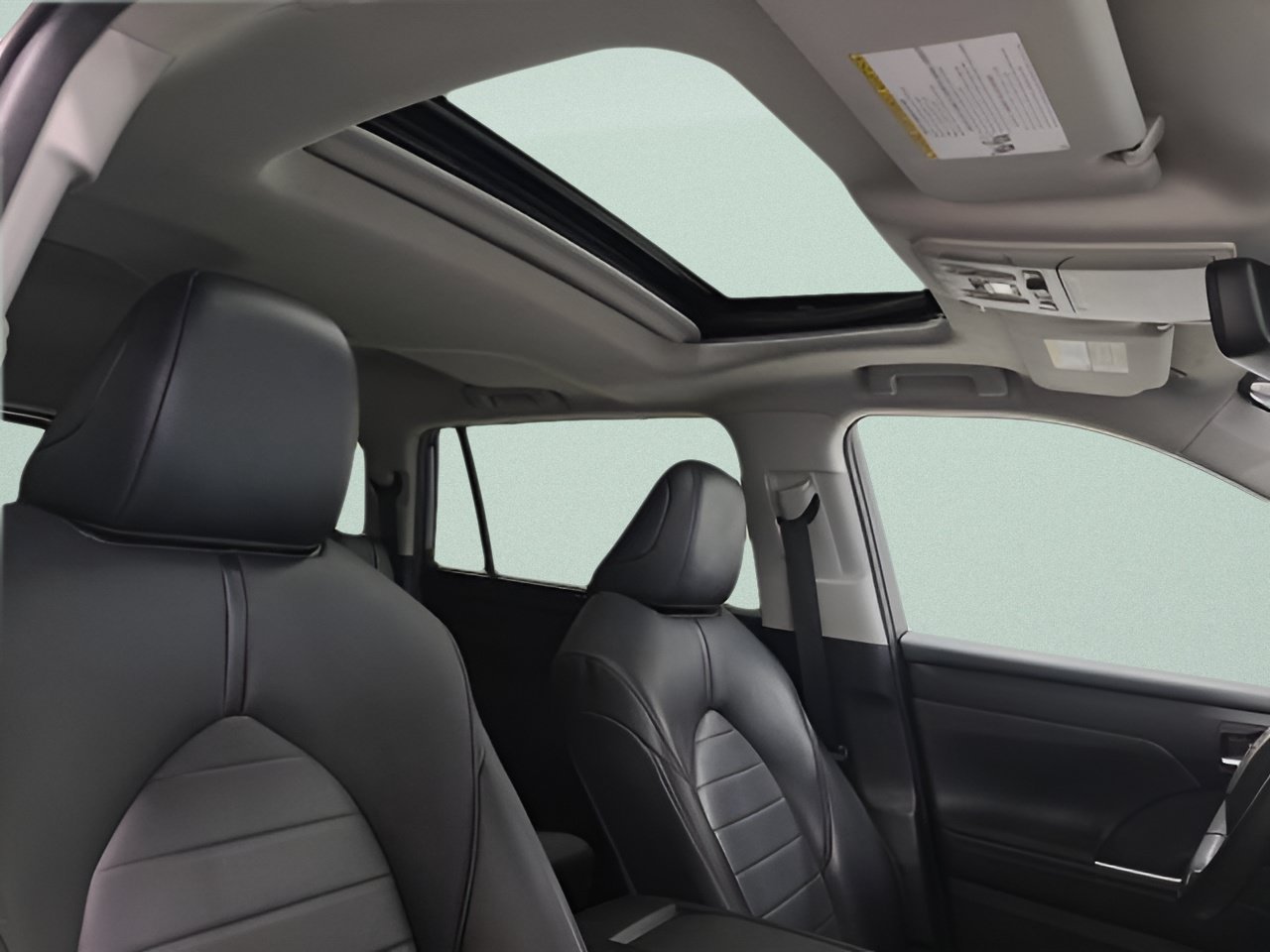 Used 2021 Toyota Highlander XLE FWD image 12