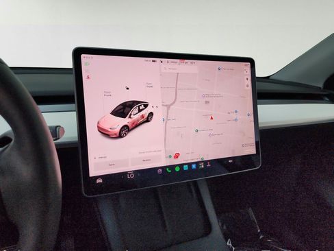 Used 2021 Tesla Model Y Long Range AWD/4WD image 18