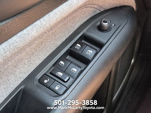 Used 2024 Jeep Compass Latitude AWD/4WD image 23