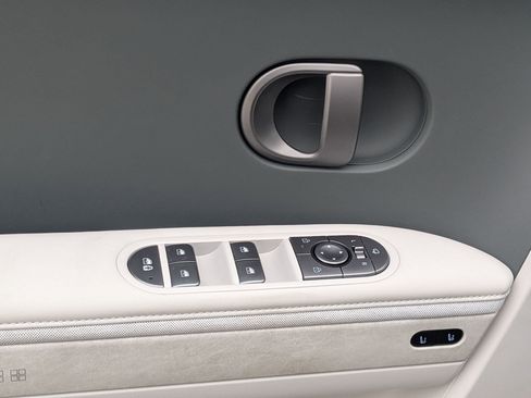 Certified 2025 Hyundai Ioniq 5 Limited image 15