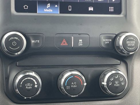 Used 2024 RAM 2500 Big Horn image 26