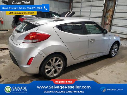 Used 2016 Hyundai Veloster image 4