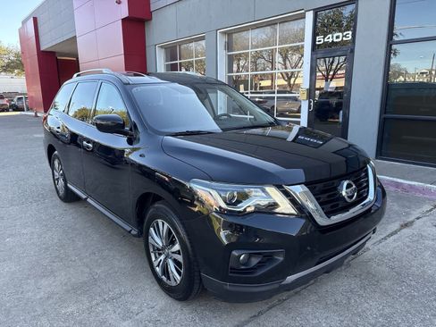 Used 2020 Nissan Pathfinder SV image 24
