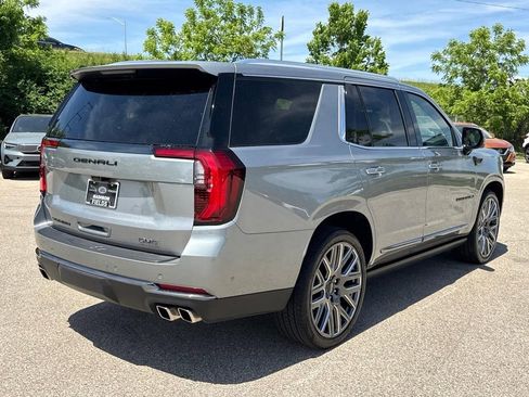 Used 2025 GMC Yukon Denali Ultimate w/ LPO, Illumination Package AWD/4WD image 4