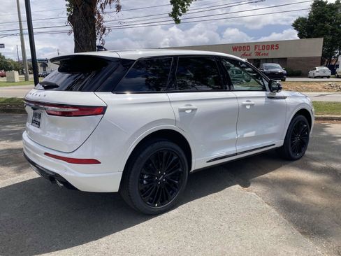 New 2025 Lincoln Corsair Reserve w/ Jet Appearance Package image 3