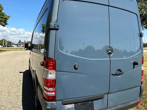 Used 2018 Mercedes-Benz Sprinter 2500 image 8