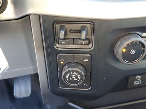 Certified 2022 Ford F150 XLT w/ Trailer Tow Package image 25