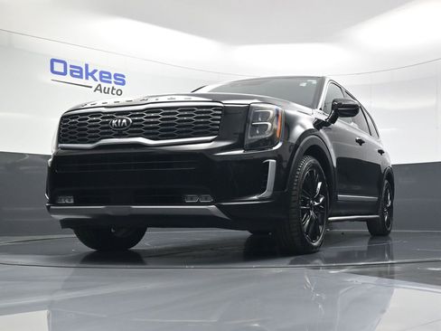 Used 2020 Kia Telluride SX w/ SX Prestige Package image 46