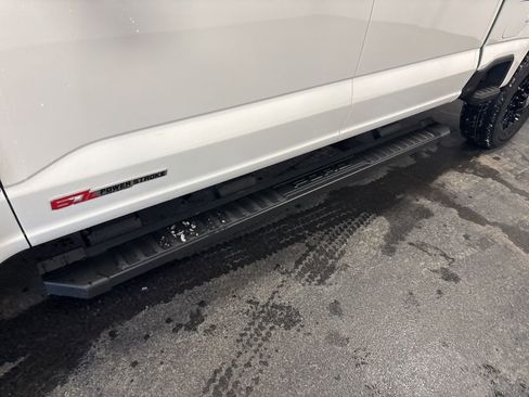 New 2026 Ford F250 Lariat w/ Black Appearance Package image 8