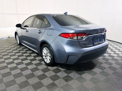 Used 2024 Toyota Corolla LE w/ LE Convenience Package FWD image 5