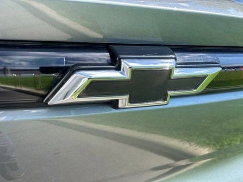 Used 2025 Chevrolet Equinox EV RS FWD image 56