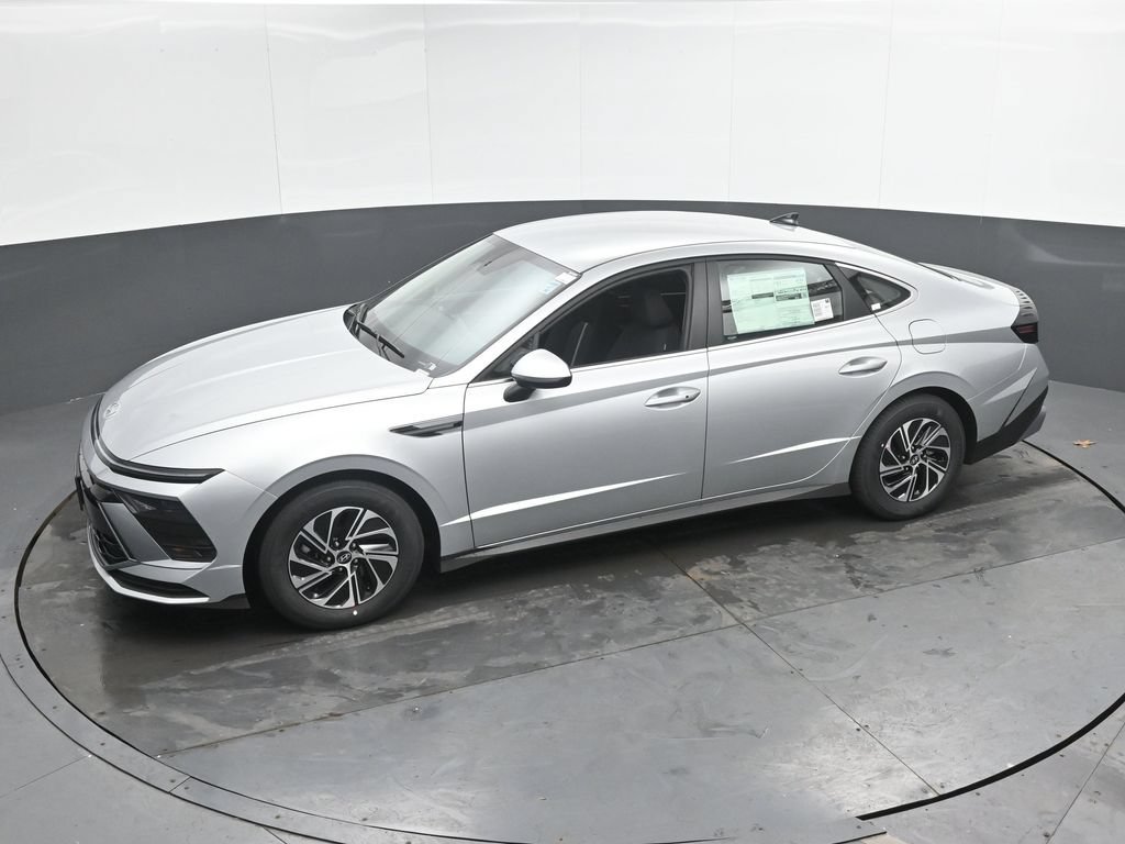 New 2026 Hyundai Sonata Blue FWD image 17