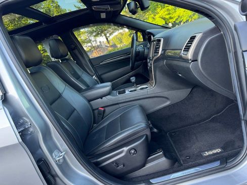 Used 2014 Jeep Grand Cherokee Overland RWD image 24