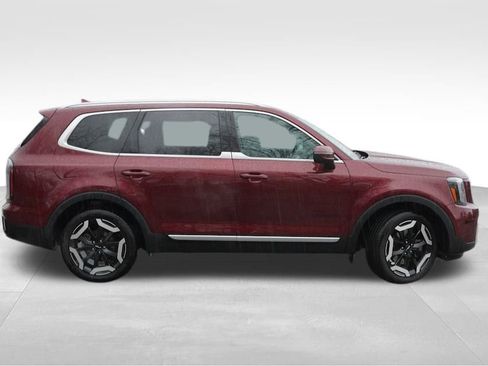 Certified 2024 Kia Telluride EX image 3