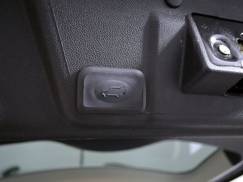 Used 2017 Buick Enclave Leather FWD image 12